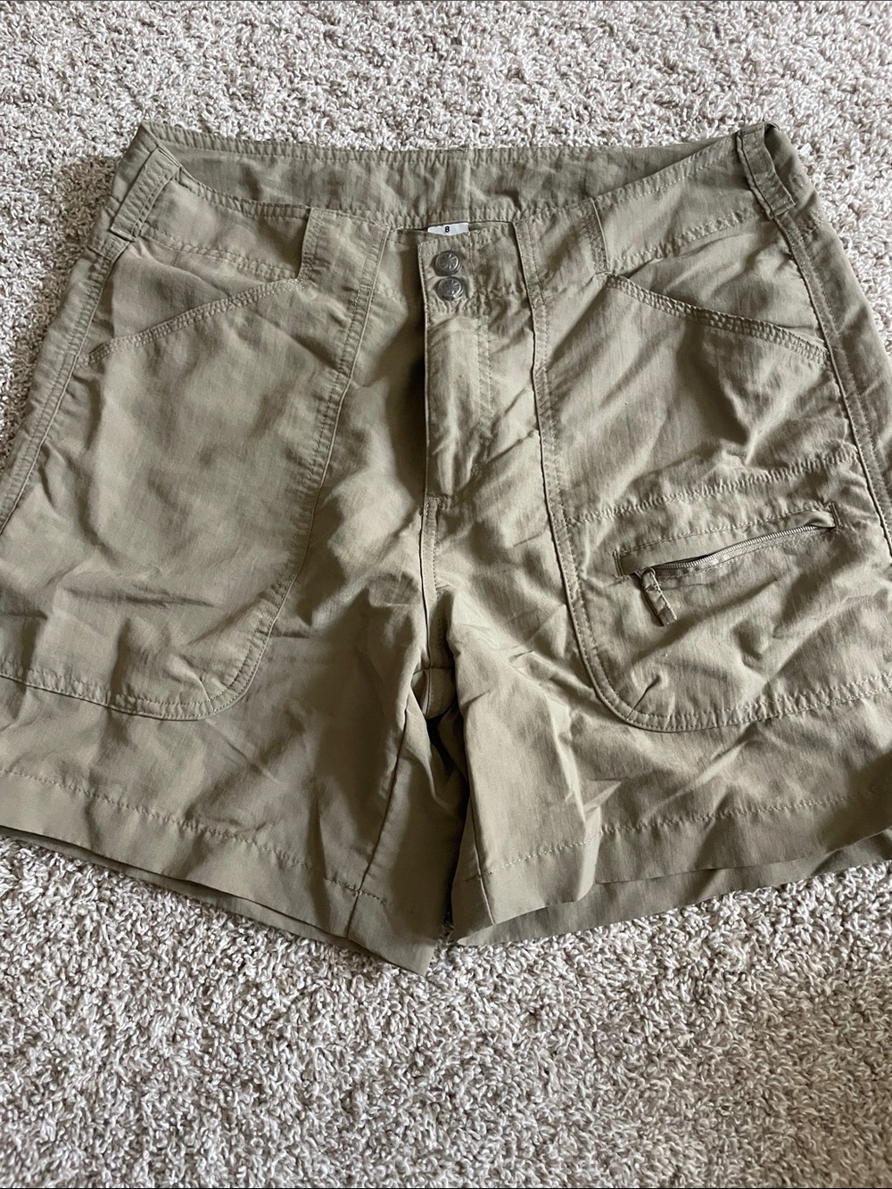 Casual Utility Olive Green Cargo Shorts